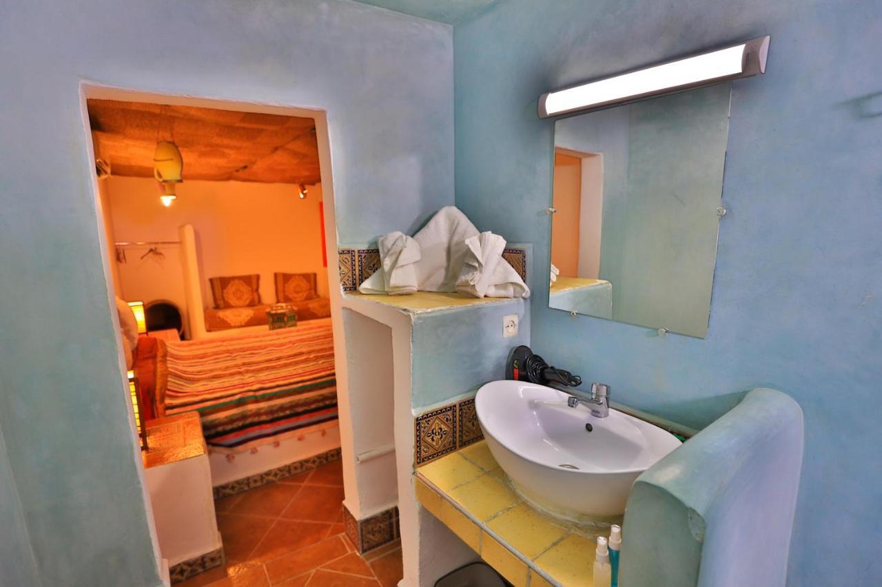 Riad Haj Palace & Spa Fez Exterior photo Bathroom in a guest room