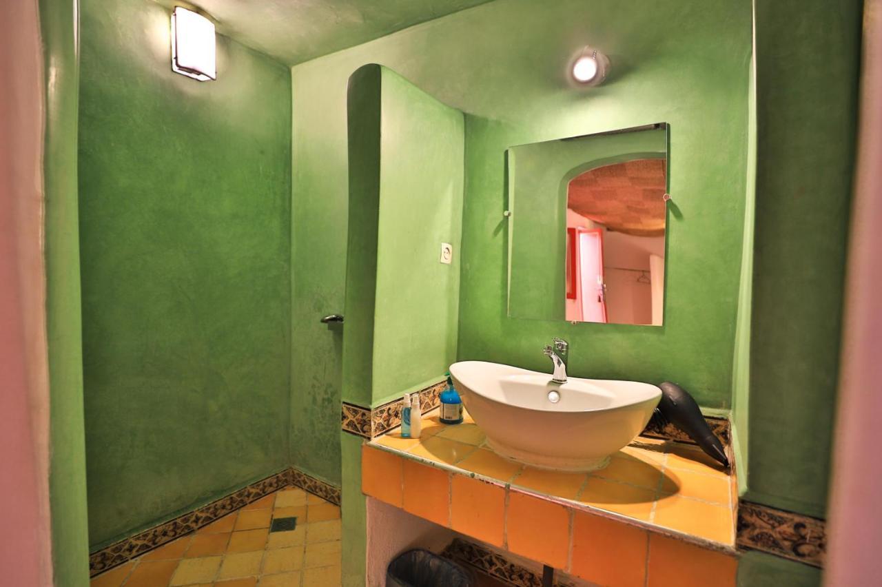Riad Haj Palace & Spa Fez Exterior photo Bathroom with a washbasin