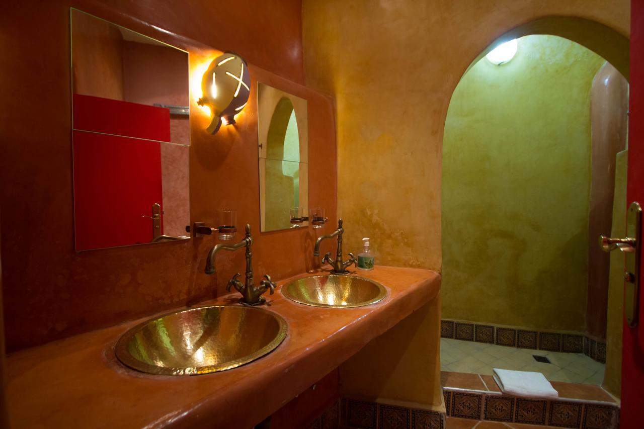 Riad Haj Palace & Spa Fez Exterior photo Bathroom in a hotel