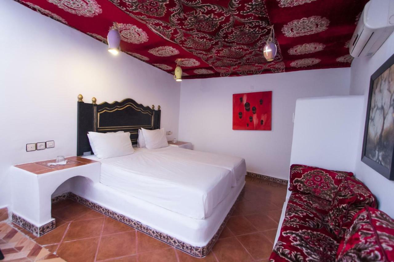 Riad Haj Palace & Spa Fez Exterior photo A room at the hotel