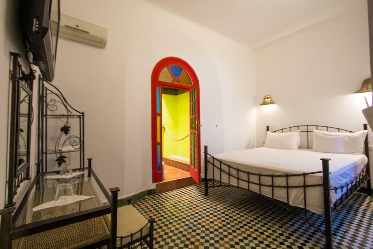 Riad Haj Palace & Spa Fez Exterior photo A room at the hotel