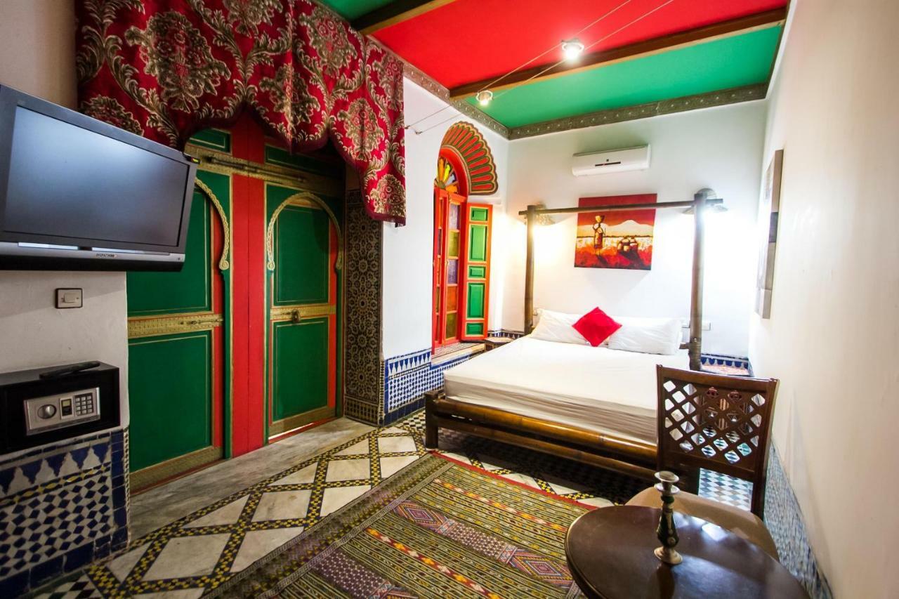 Riad Haj Palace & Spa Fez Exterior photo A room at the hotel